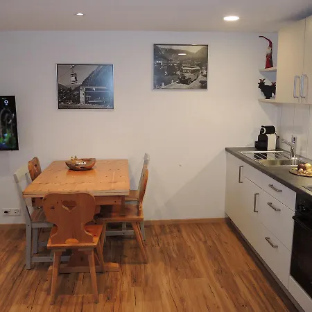 Ferienwohnung Blatten Chalet Alpha Apartment *