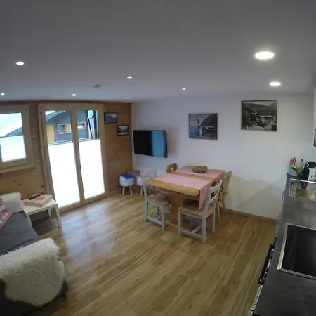 Ferienwohnung Blatten Chalet Alpha בלאטן ביי נאטרס